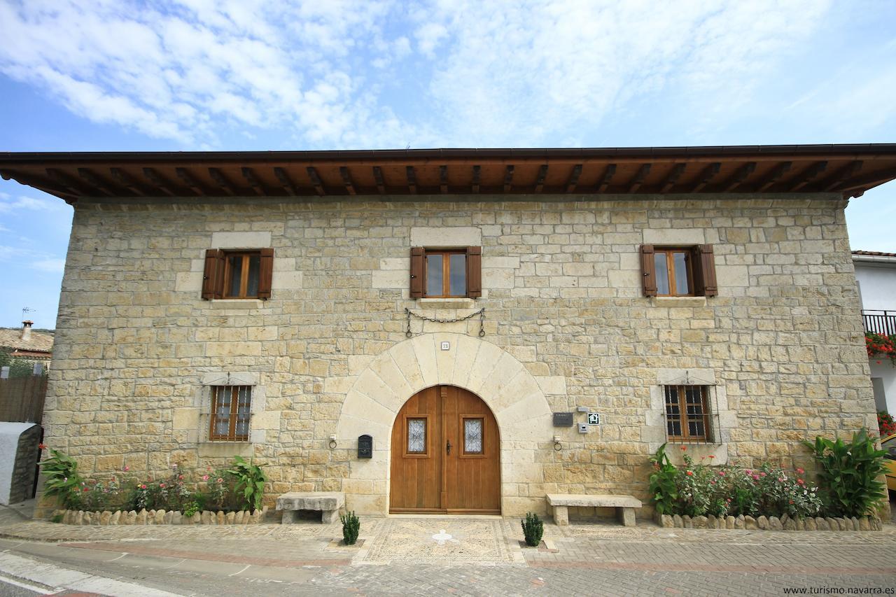 Casa De La Cadena Guest House Asiain Exterior photo