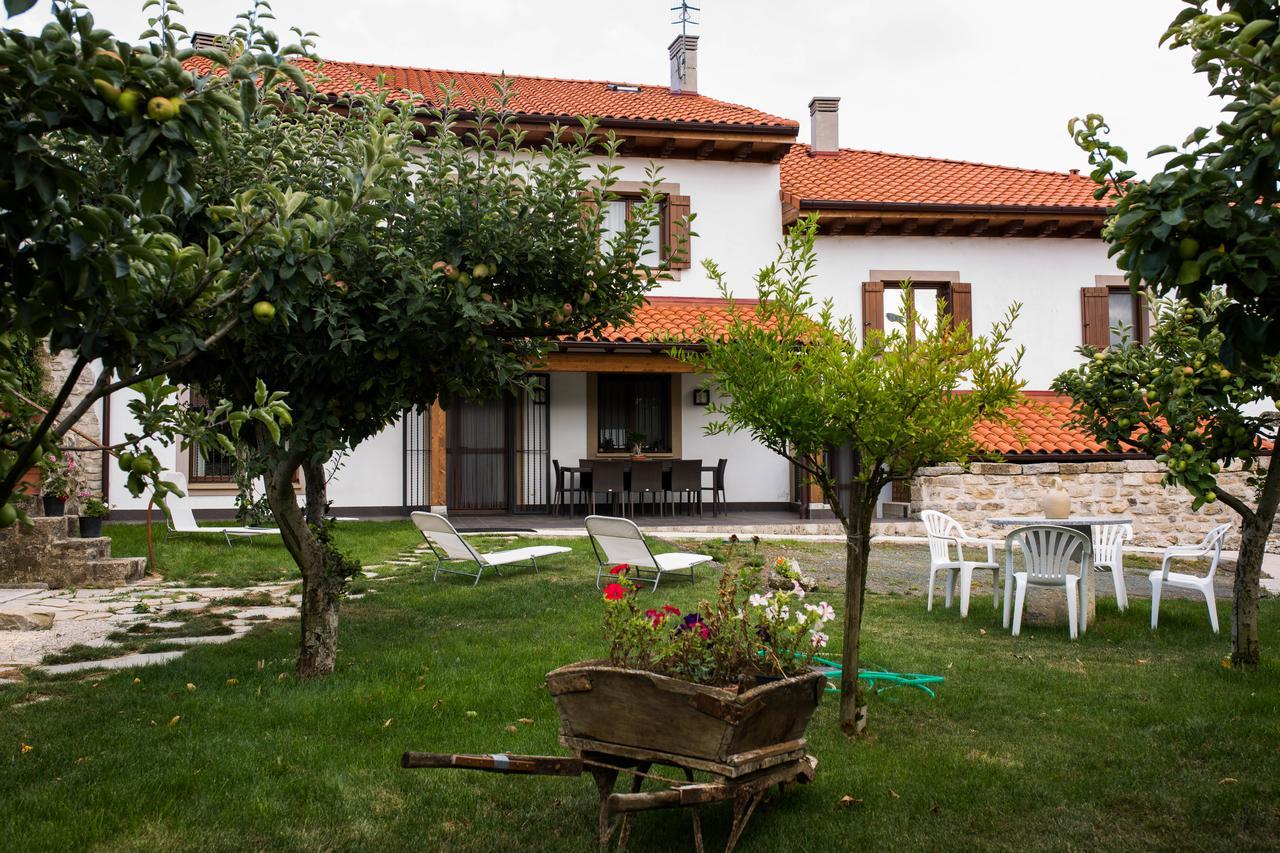 Casa De La Cadena Guest House Asiain Exterior photo